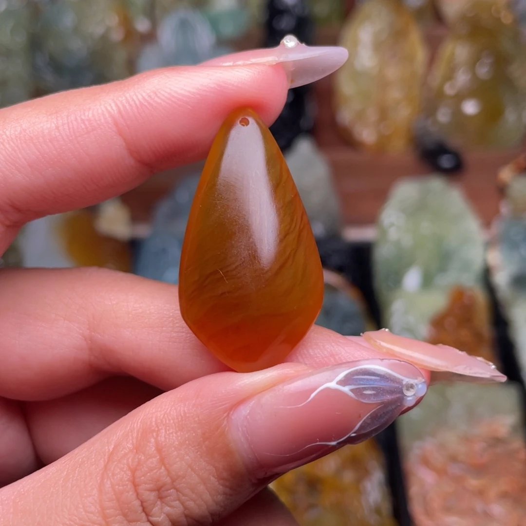 —***妍蛇纹石玉未镶嵌颈饰