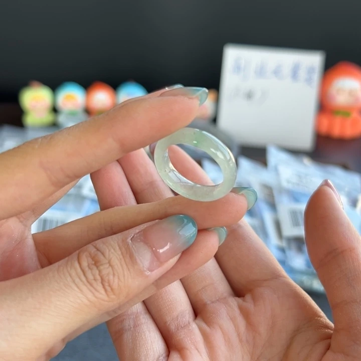 翡翠未镶嵌戒圈123号买断18