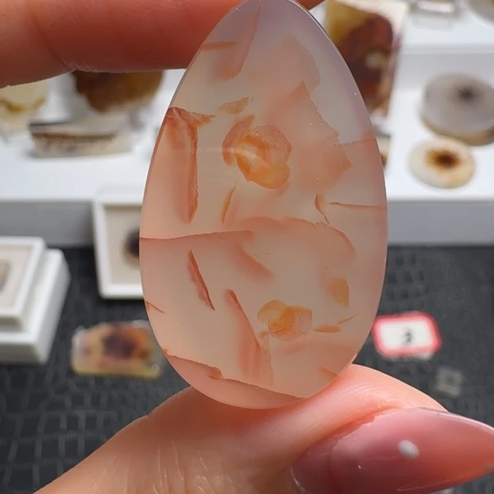 玛瑙/玉髓未镶嵌珠宝奇石