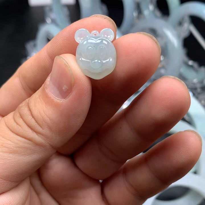 翡翠未镶嵌颈饰翡翠吊坠