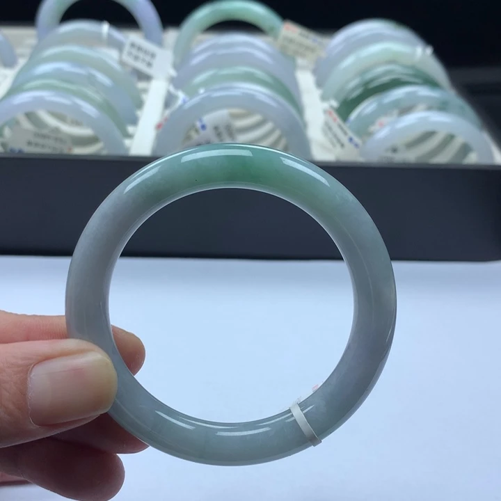 翡翠未镶嵌手镯54圈