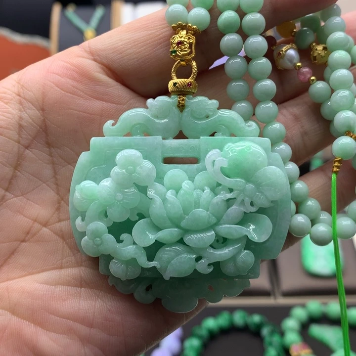 翡翠未镶嵌吊坠(不含链)