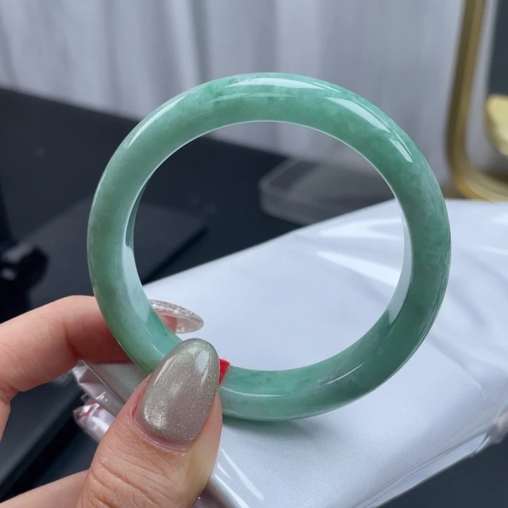 翡翠未镶嵌手镯52正圈