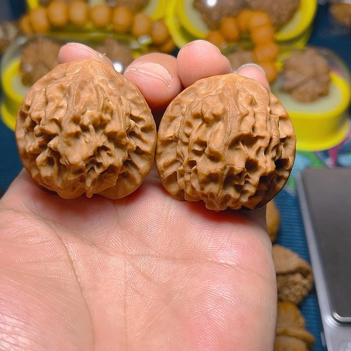 文玩核桃吊坠龙鳞纹