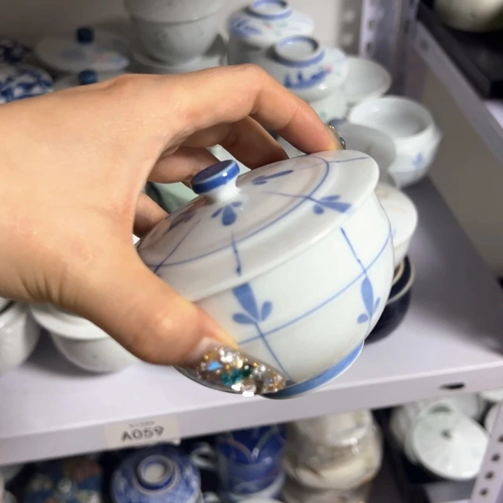 盖碗瓷器直播放漏中