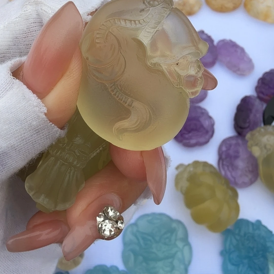 有***胖未镶嵌水晶车挂水晶