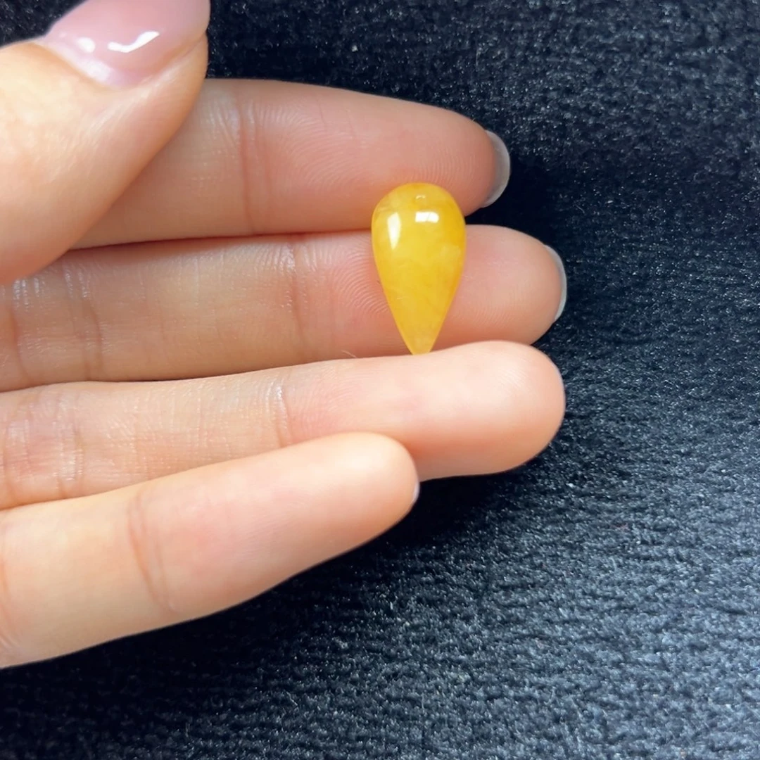 未镶嵌琥珀珠宝奇石