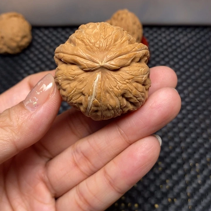 ****人吊坠文玩核桃文玩核桃异形单只