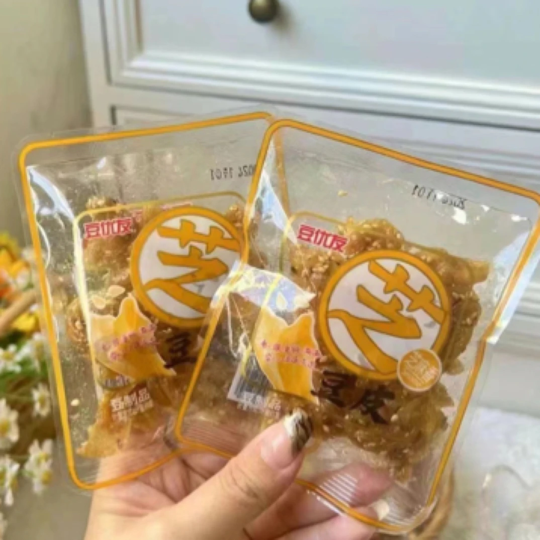 豆皮香辣芝麻孜然辣条怀旧小零食追剧解馋辣条