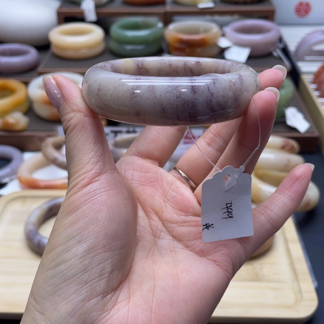 石英质玉手镯未镶嵌春*