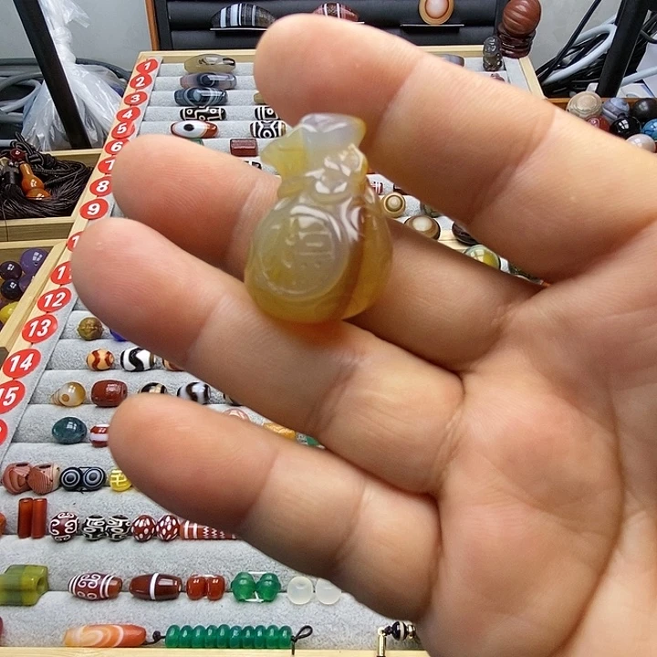 玛瑙/玉髓未镶嵌颈饰