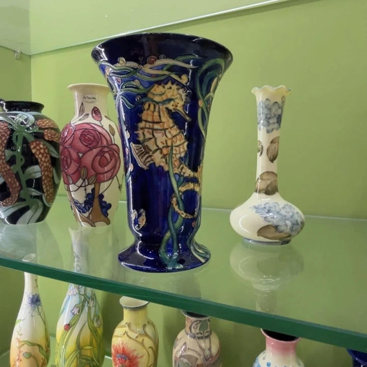 四***月22cm珐琅彩花瓶一个