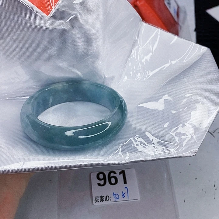 翡翠未镶嵌手镯一图一物实物为准（微瑕处理）