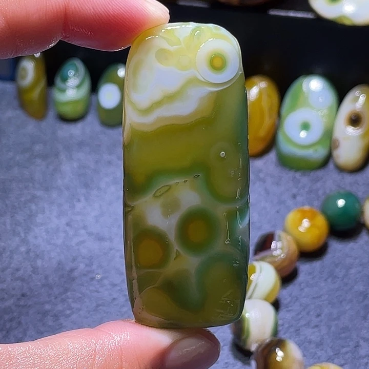 玛瑙/玉髓未镶嵌珠宝奇石