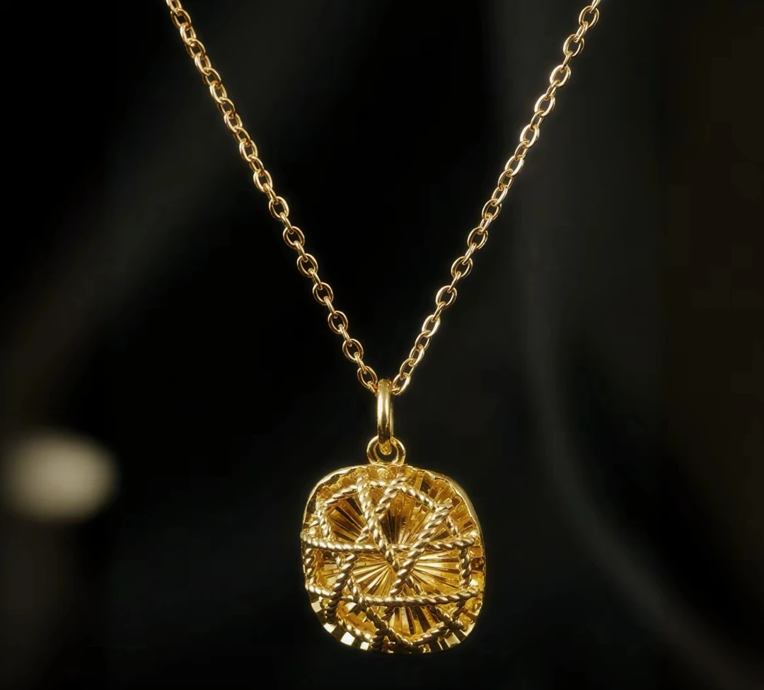 S032-精工镂空秀项链