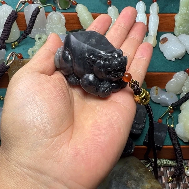 玛***奥和田玉未镶嵌把件