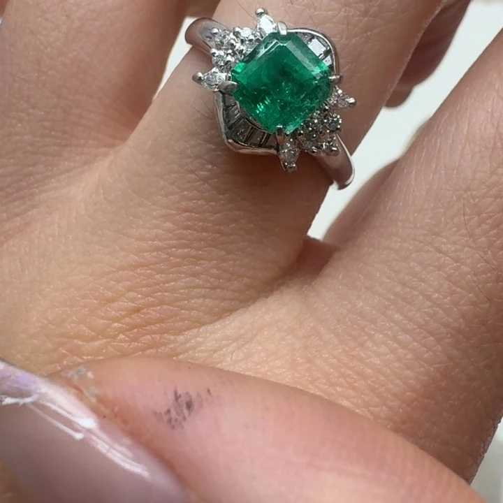 祖母绿戒指未镶嵌