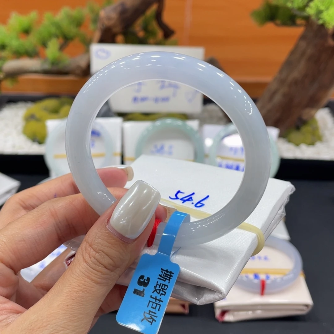 翡翠未镶嵌手镯缅甸翡翠