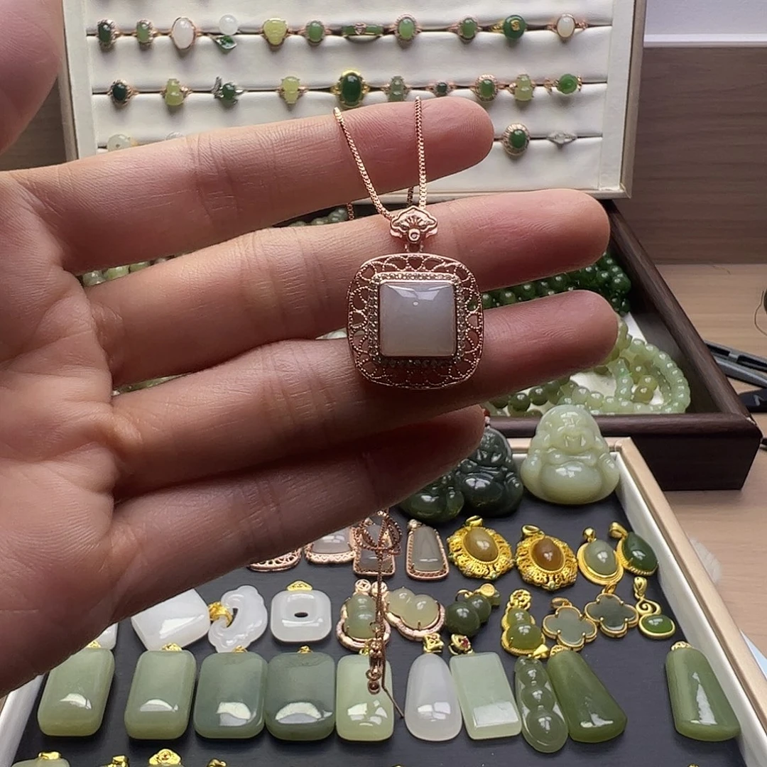 和田玉银S925镶嵌吊坠(赠链)