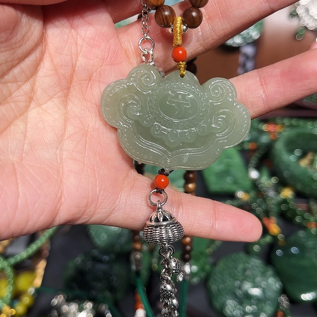 颈饰未镶嵌和田玉（糖玉）