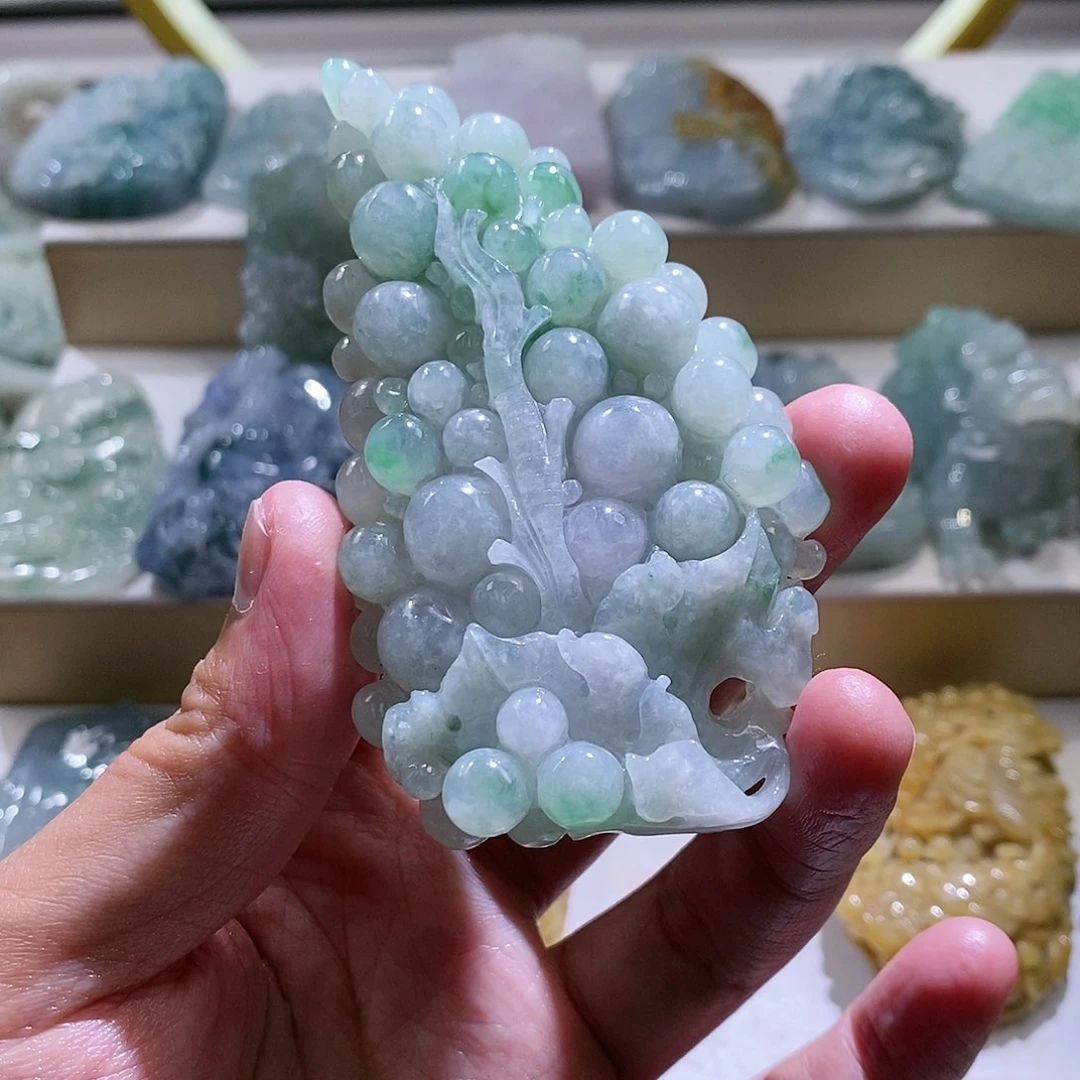 【闪购商品】翡翠颈饰未镶嵌温****司葡萄