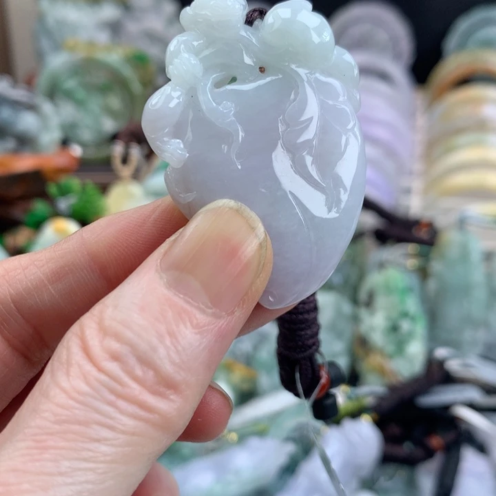 翡翠颈饰未镶嵌吊坠