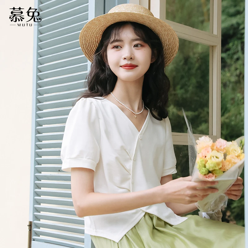 11法式别致v领泡泡袖衬衫女2024夏季新款设计感小众辣妹短上衣