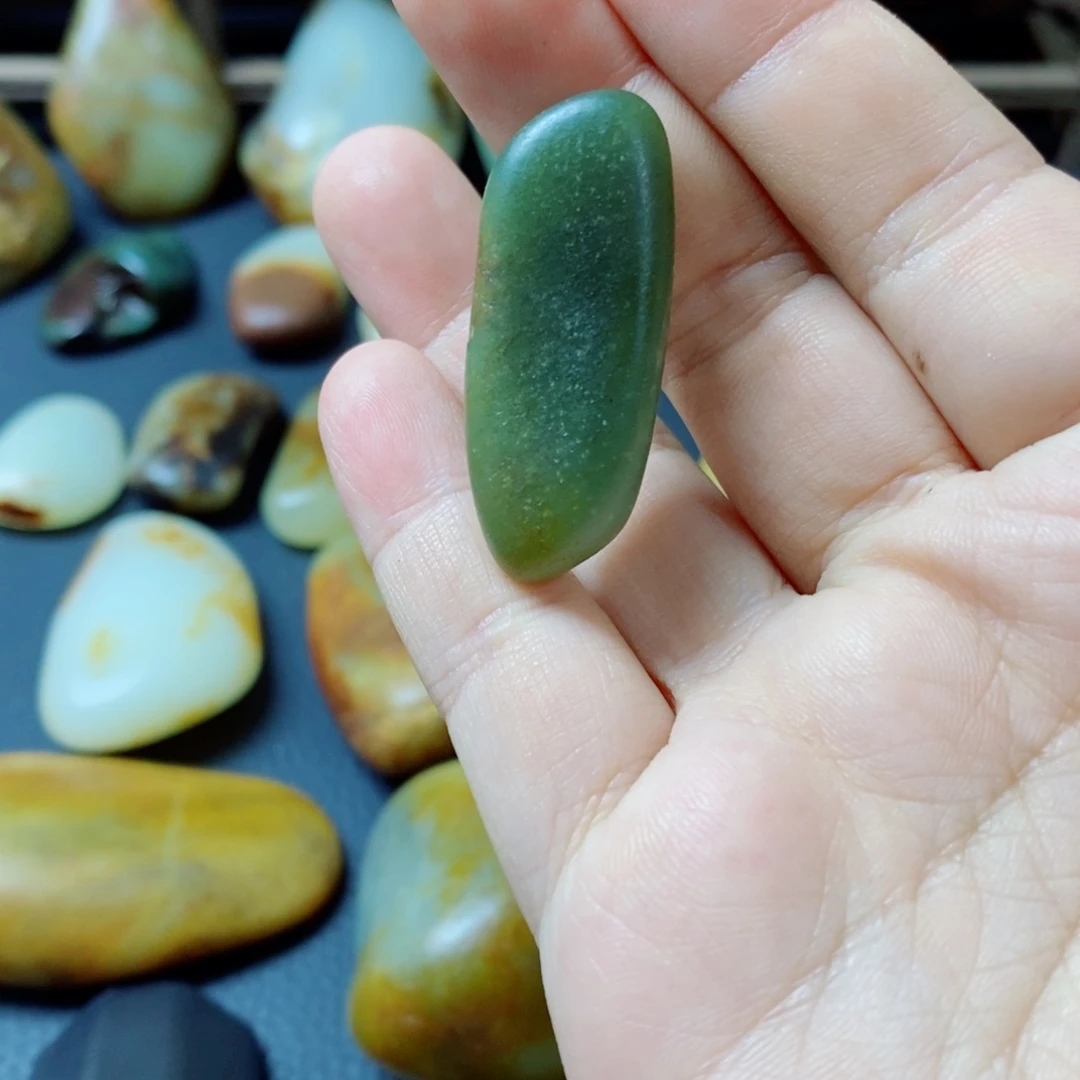 未镶嵌和田玉（糖玉）珠宝奇石