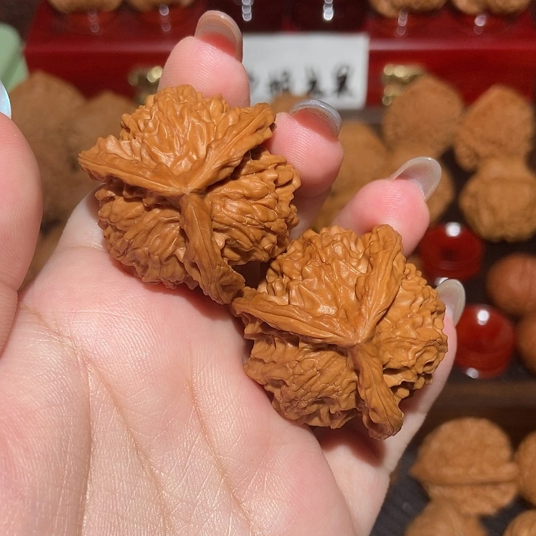 文玩核桃吊坠盘山三棱