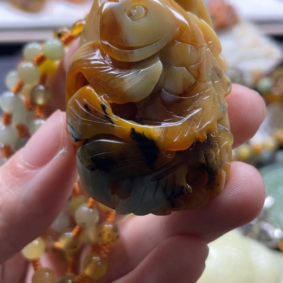 蛇纹石玉挂件未镶嵌