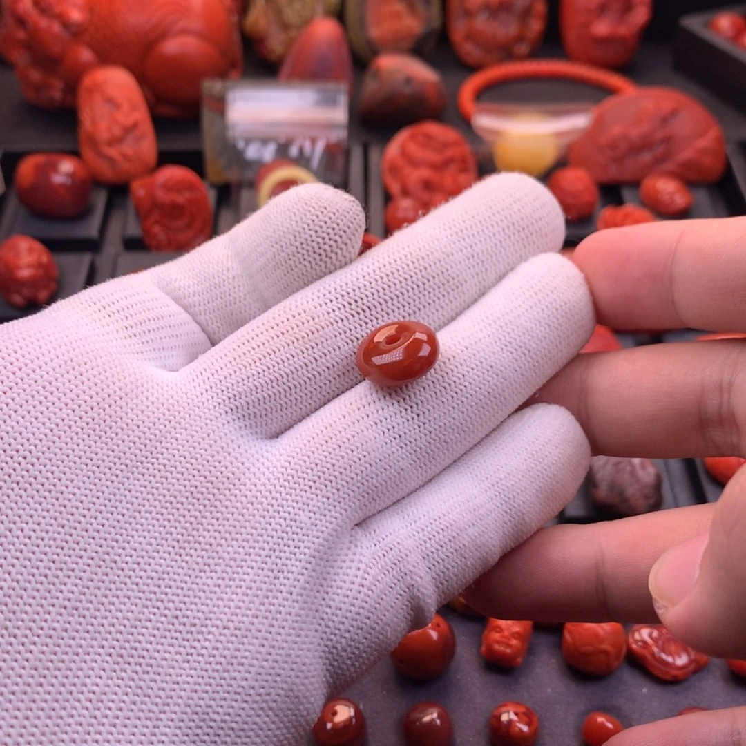 南红玛瑙未镶嵌川料原矿牛血火焰纹隔珠14mm厚6.7