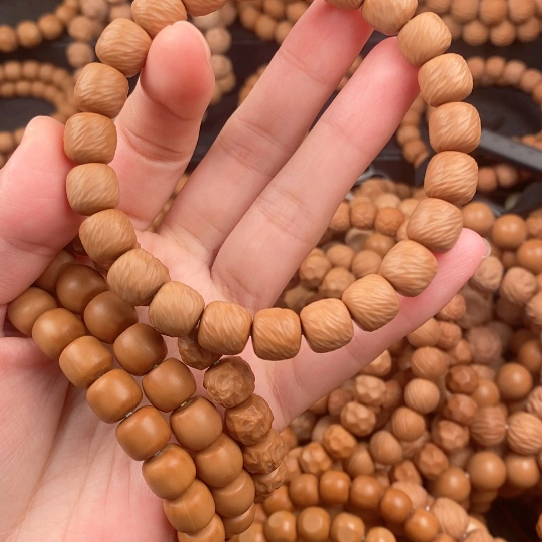 文玩核桃手串泛油云锦