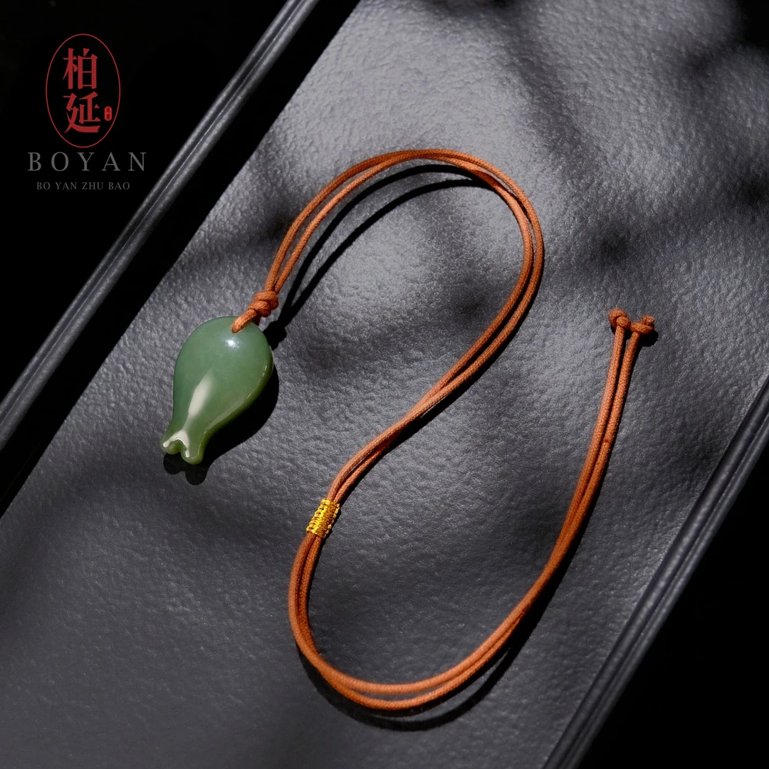 【乐悠】和田玉手工小鱼吊坠女款时尚百搭手工编织小众珠宝BY2629