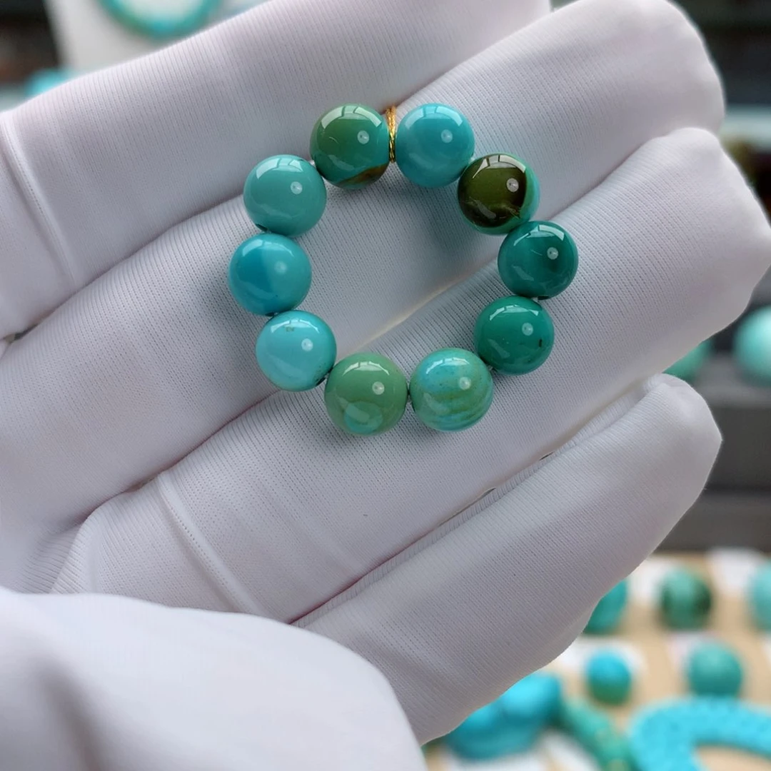 未镶嵌绿松石颈饰