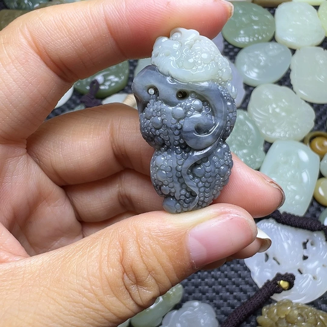 和田玉未镶嵌吊坠(赠链)