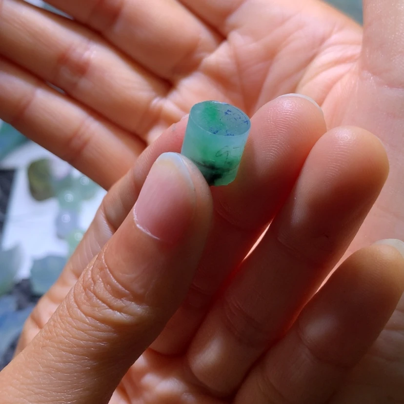【闪购商品】定制翡翠未镶嵌九**狐福利