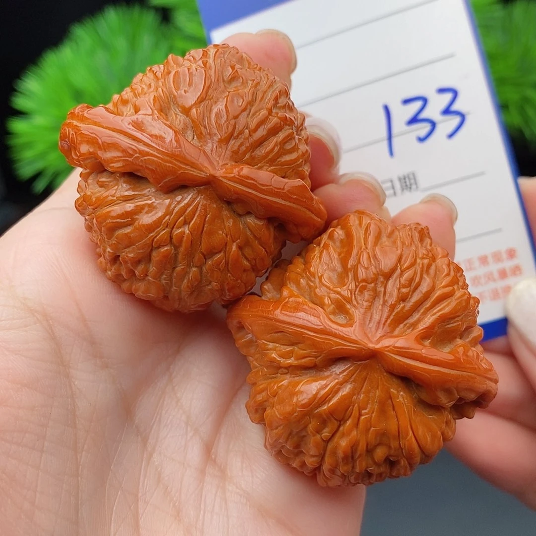 文玩核桃把件42闷白133