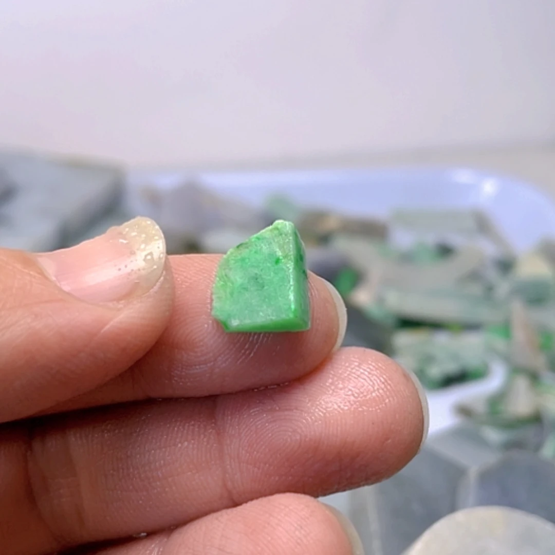 【闪购商品】翡翠颈饰未镶嵌A货