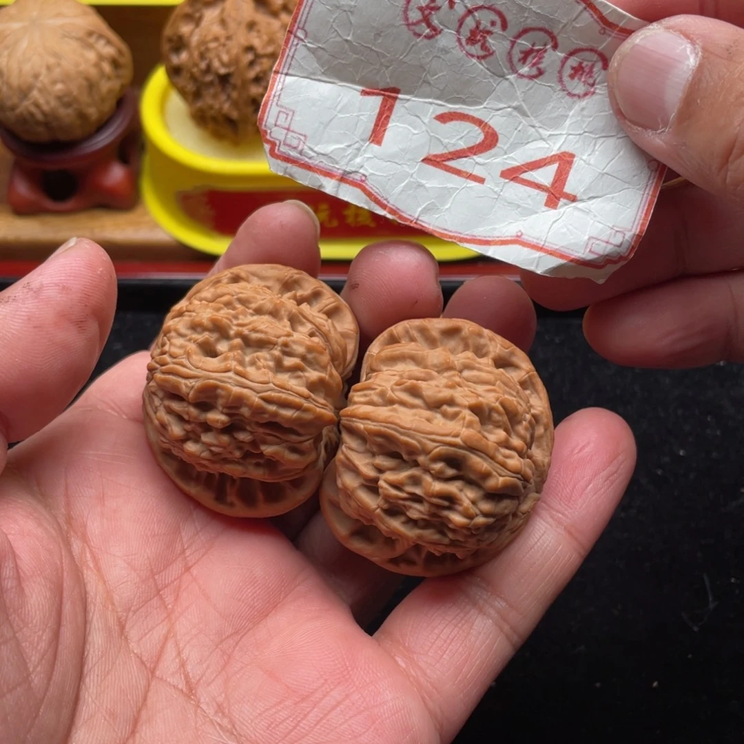 文玩核桃吊坠闷白
