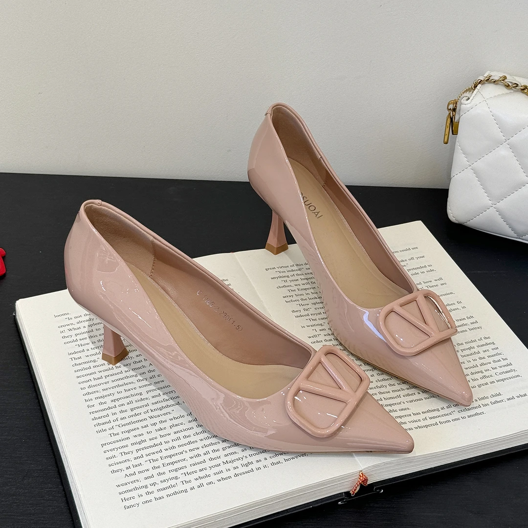 v扣裸色高跟鞋女2025新款配裙子气质高级不累脚漆皮细跟尖头单鞋