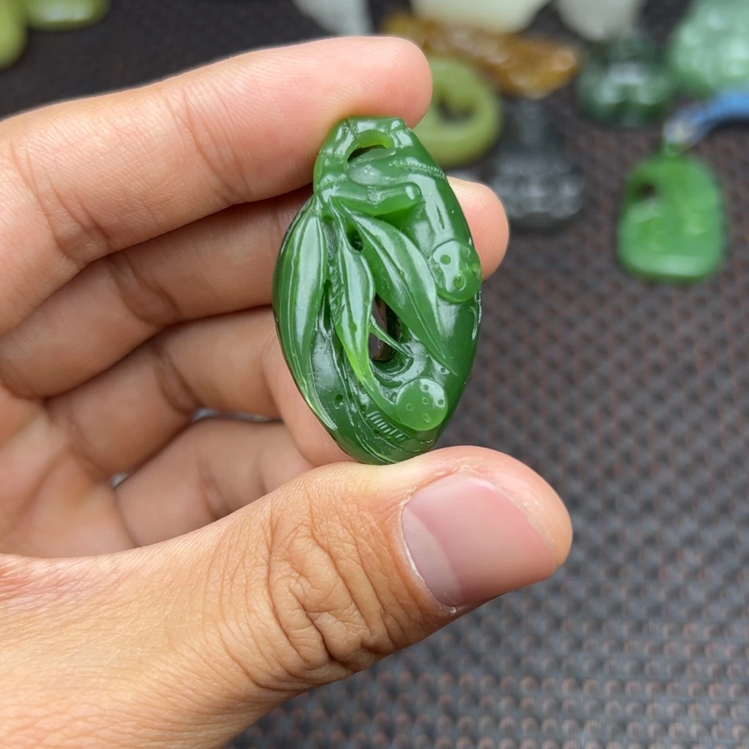 和田玉挂件未镶嵌