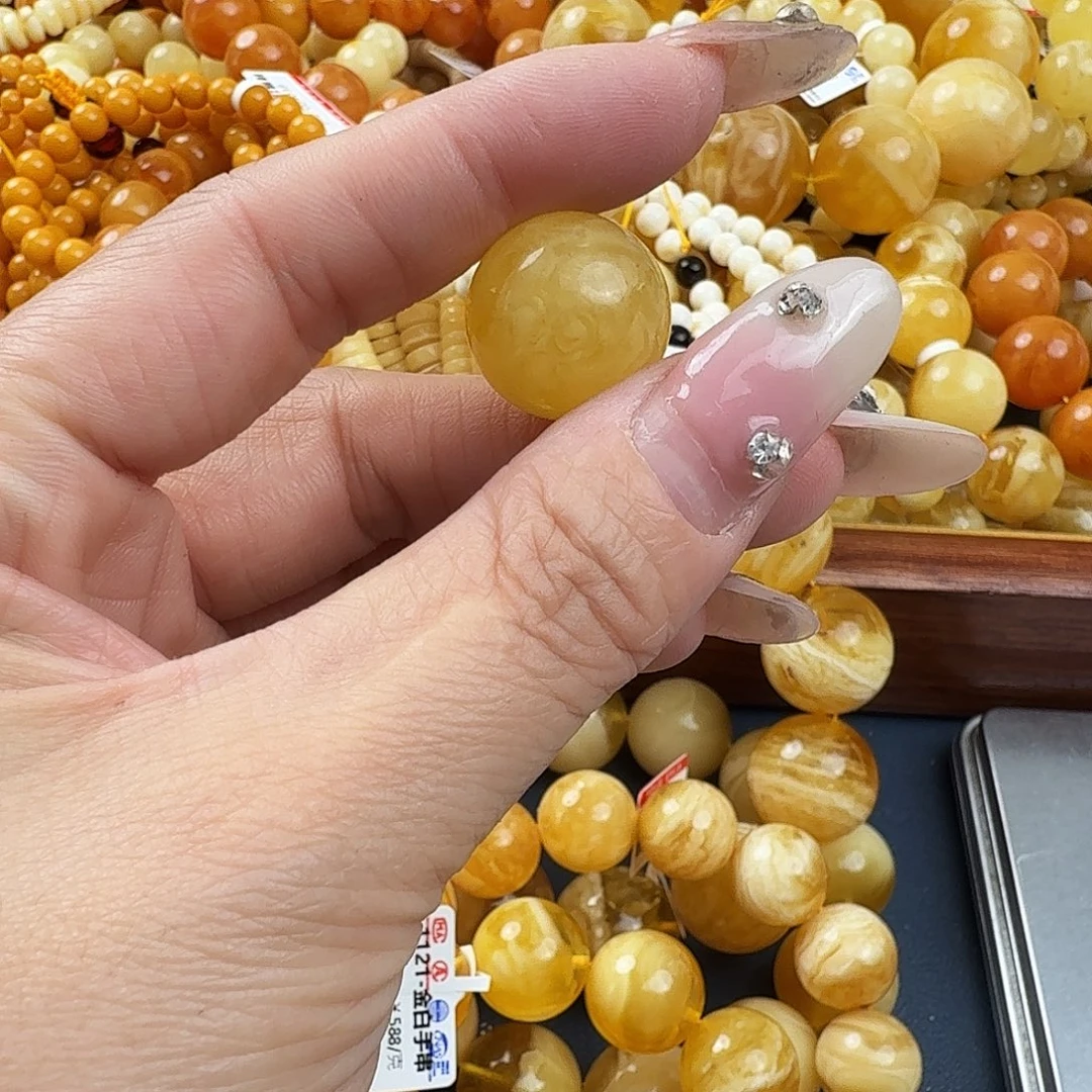 琥珀未镶嵌珠宝奇石