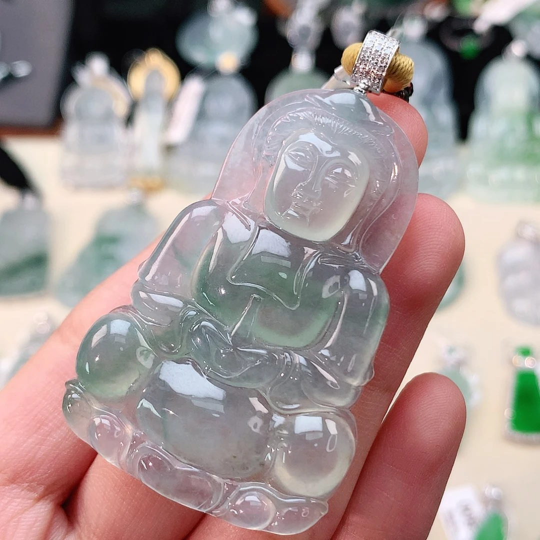 翡翠18K金镶嵌颈饰观音