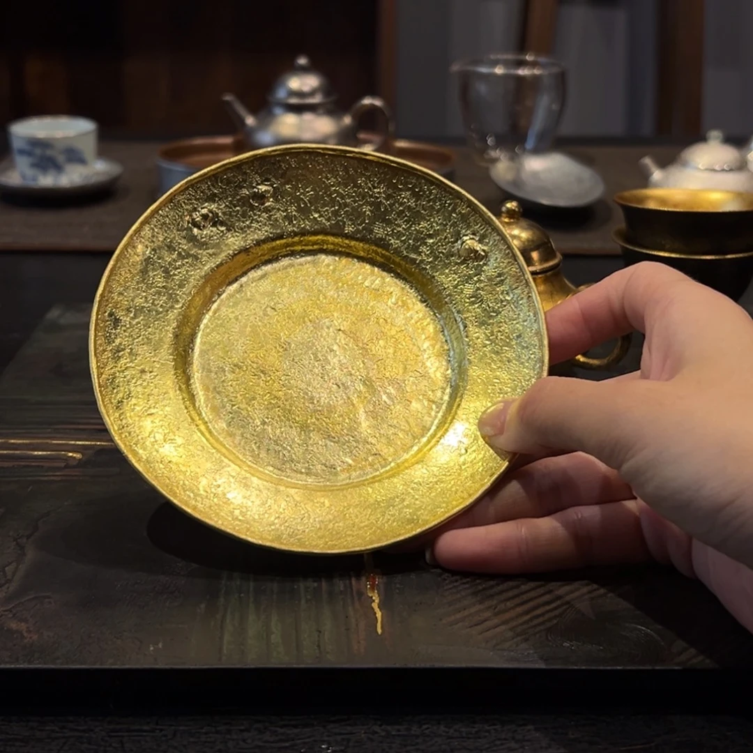 瓷片陶瓷。      陶瓷。