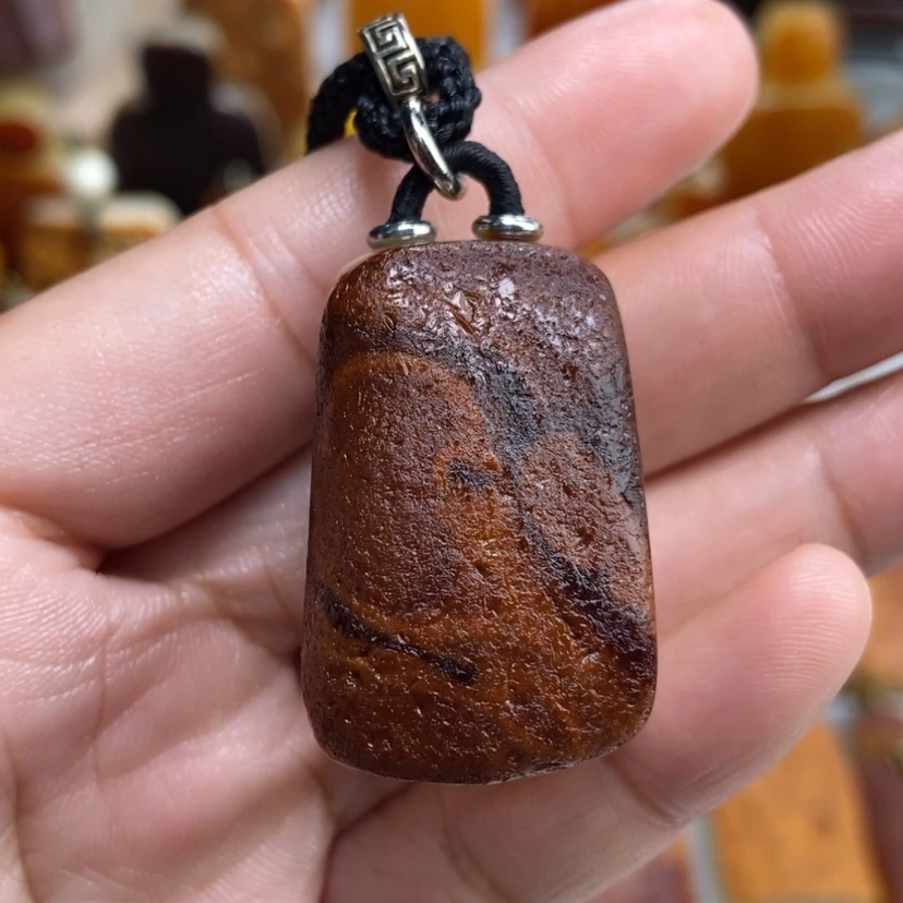 【闪购商品】琥珀颈饰未镶嵌