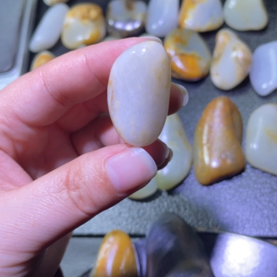 【闪购商品】颈饰未镶嵌和田玉（子料）