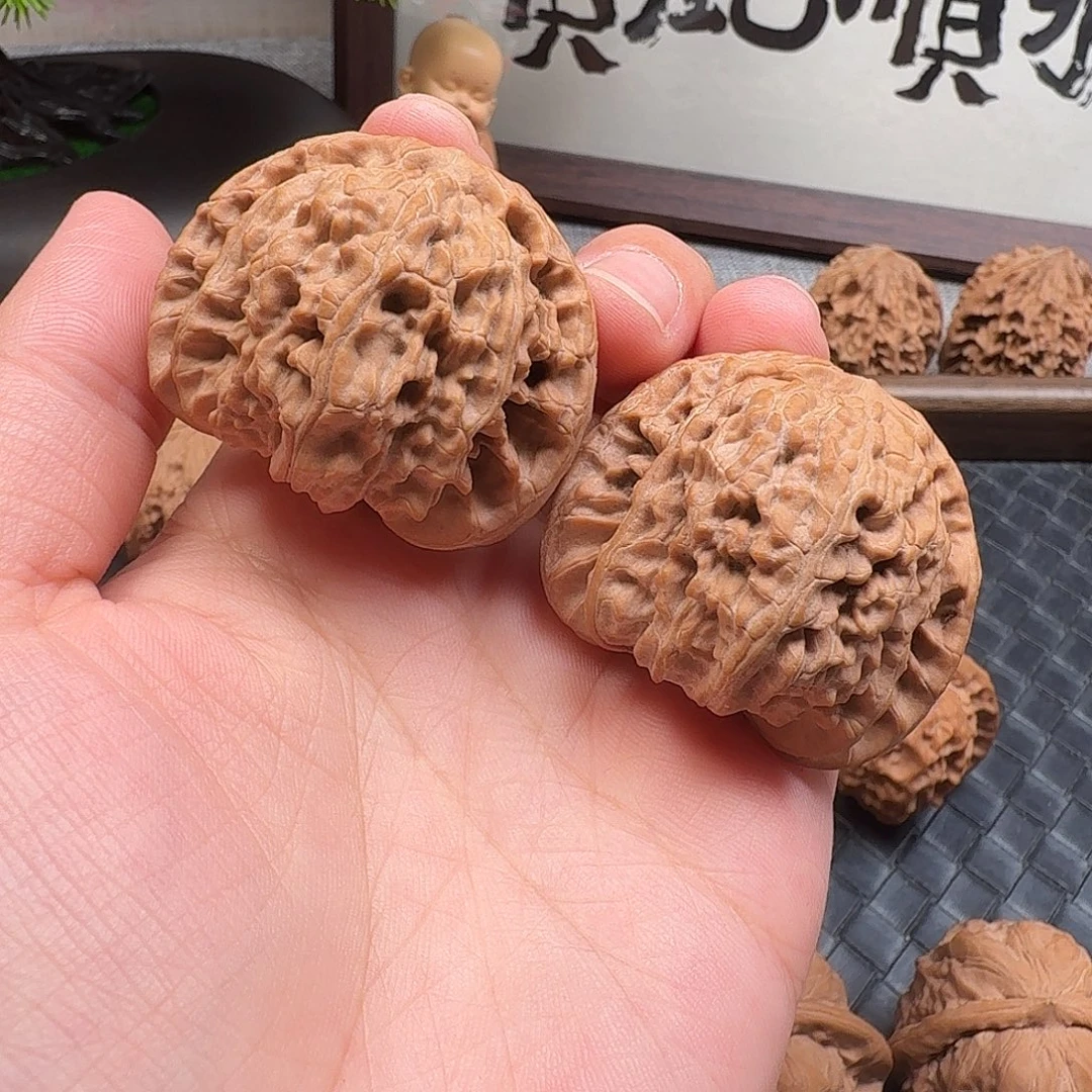 文玩核桃吊坠全品白狮子44