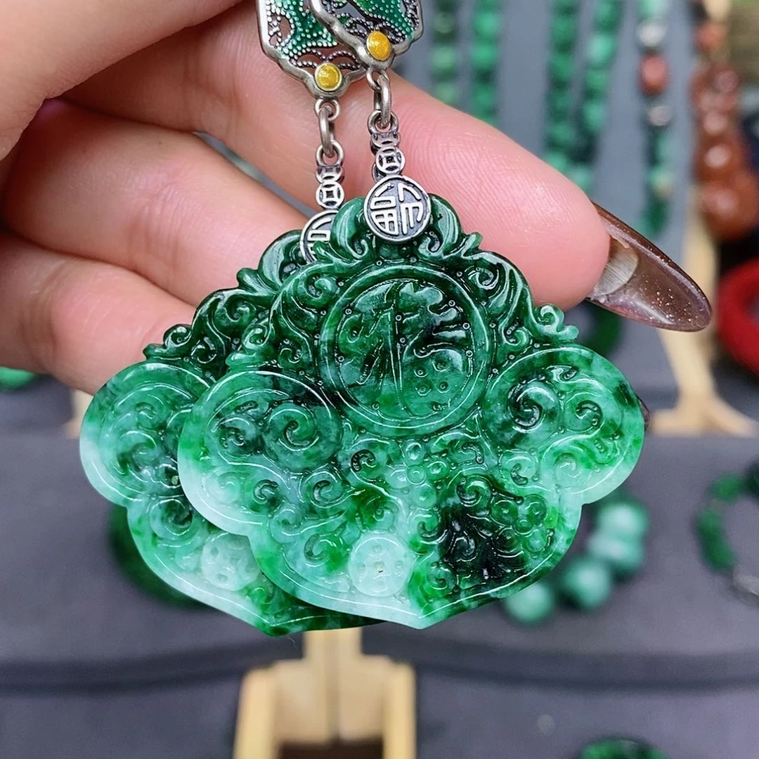 翡翠耳饰未镶嵌漂亮美眉