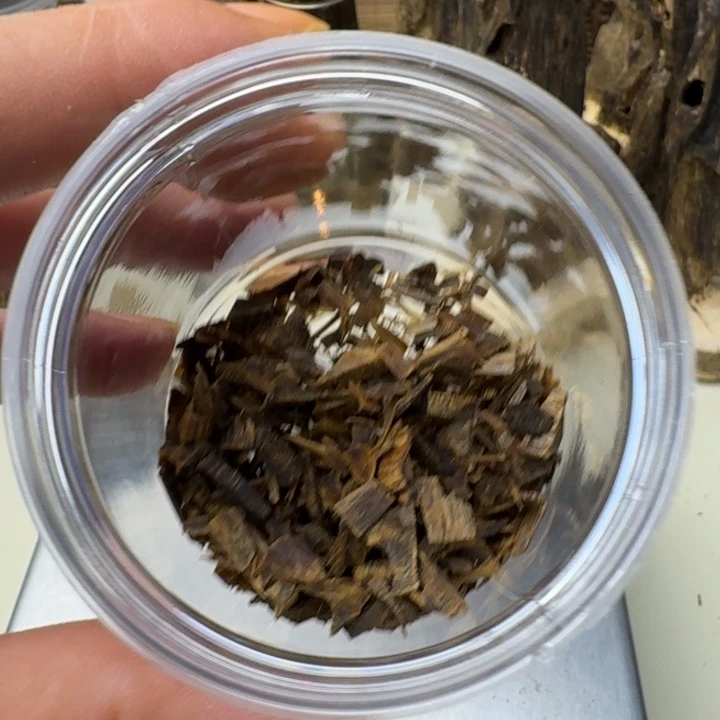 沉香碎屑沉香趣***?千里香沉水切片10克