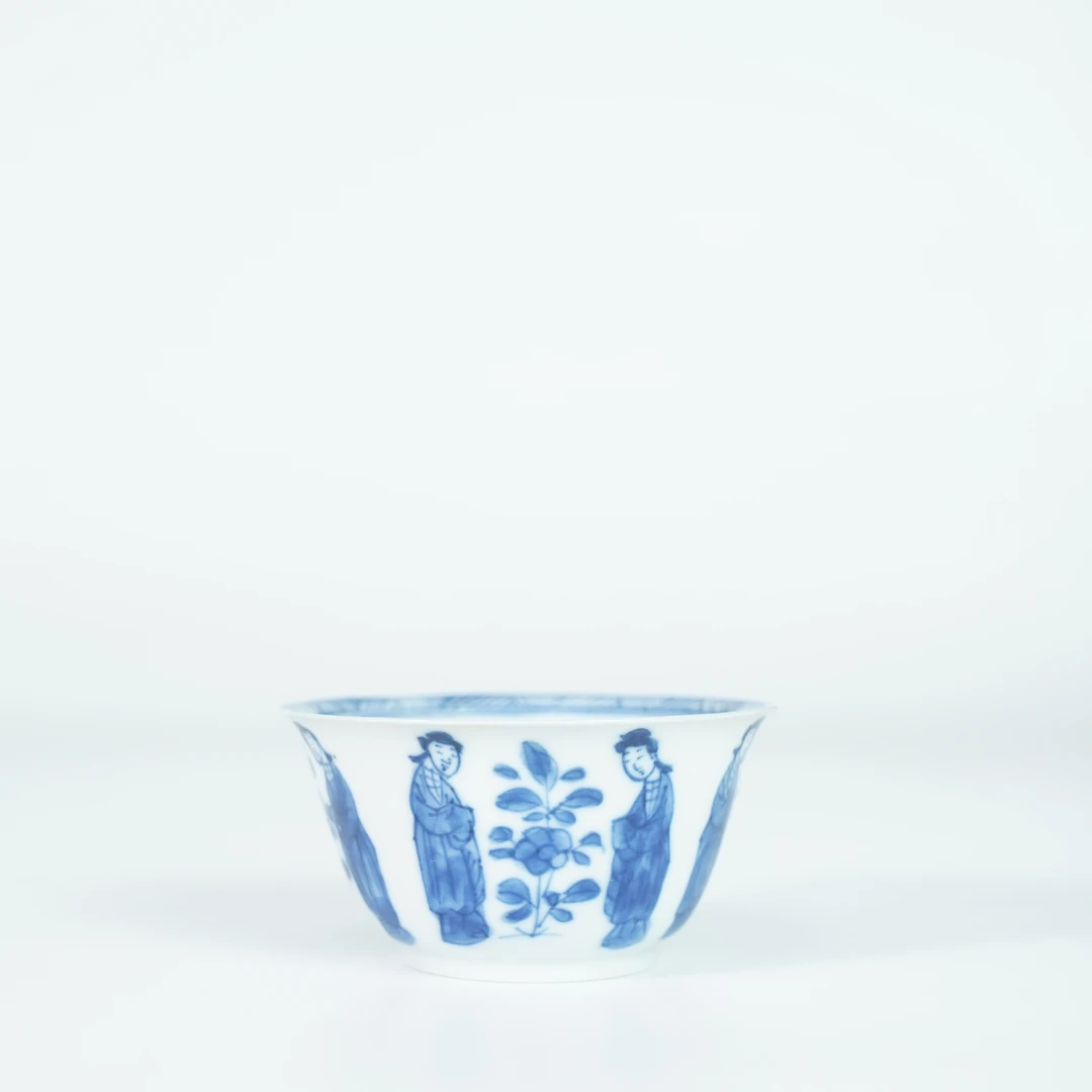 LABCJB251223011【十竹斋】清康熙侍女博古图青花薄胎杯